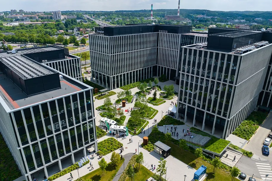 business garden vilnius icopal zalias stogas
